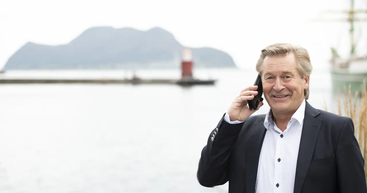 Meglerne Kåre Gunnar Sætre og Tore Hårvik i Ålesund sentrum